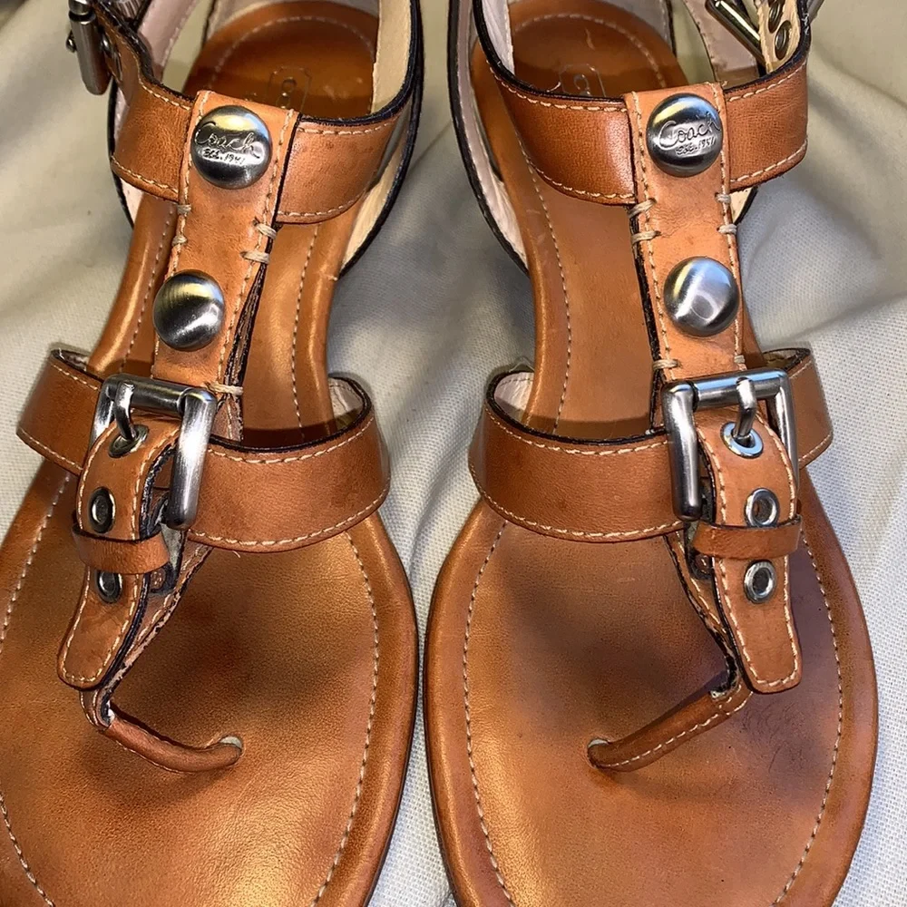 Coach slight wedge leather thong sandals EUC
